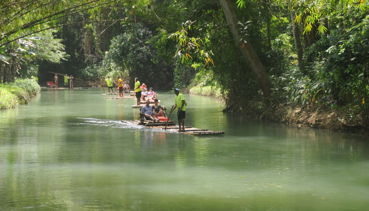 Rafting on the Marta Brae River